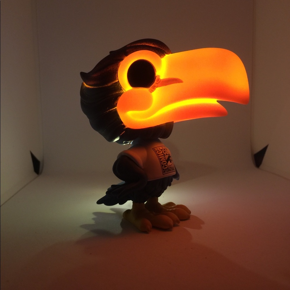 Funko pop toucan custom light up sdcc sticker